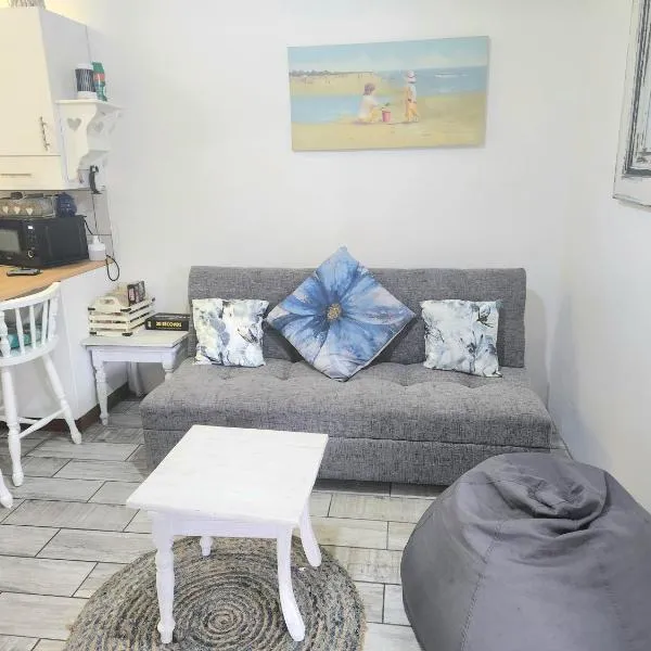Uvongo Sea Scapes Holiday Apartment, hotel in Margate