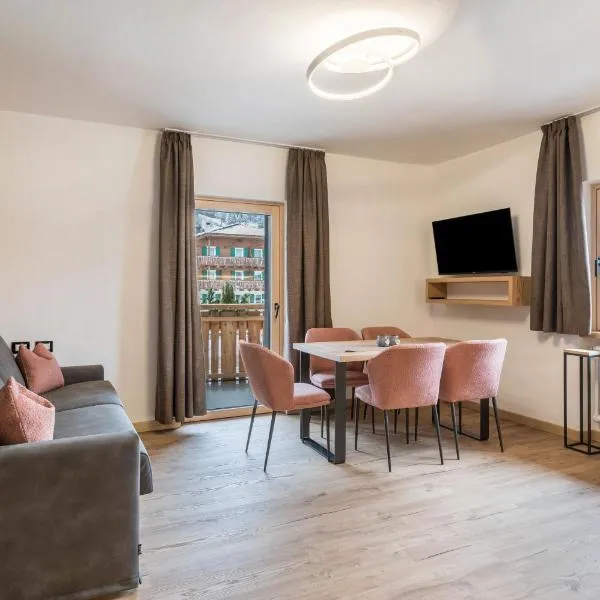 Kamerloy Apartments D, hotel v Campitello di Fassa