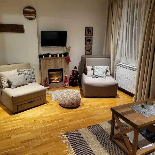 Apartman Ema, Kopaonik, Brzeće - BLIZU GONDOLE, hotel in Brzeće