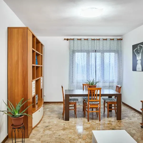 Rossi Apartment Free Parking, hotel in Marghera