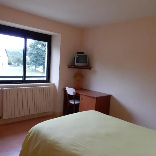 Le Gardy – hotel w mieście Arques