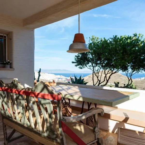 Eklekti House, hotell i Firókambos