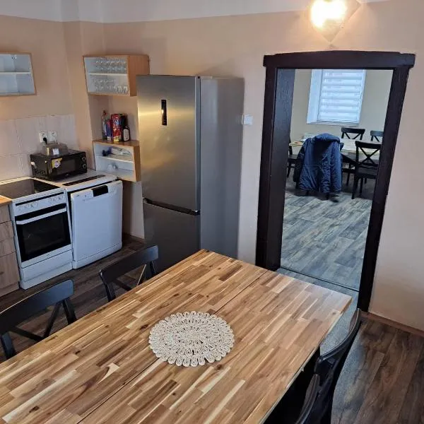 Chata Na Rozcestí, hotel v Loučné pod Klínovcem