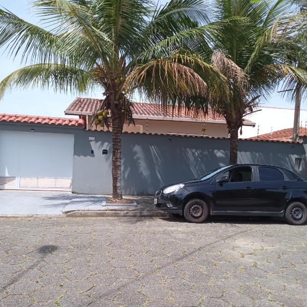 Casa em Peruíbe a 500 m da praia