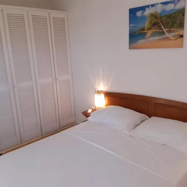 MANBANA 320 RESIDENCE KAWANN, hotel v destinaci Grand-Bourg