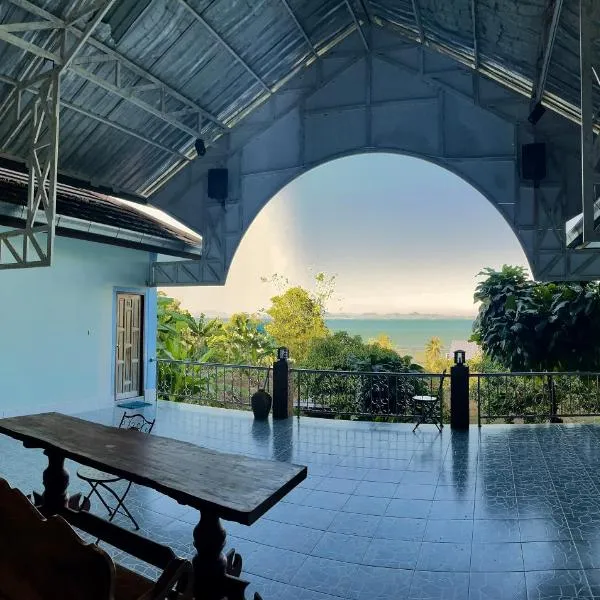 Kohchang FuengFah, hotel u gradu 'Laem Ngop'