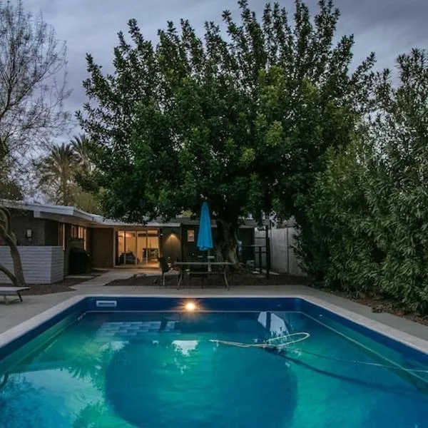 Vintage Charm w Modern Comforts Pool and Hot Tub