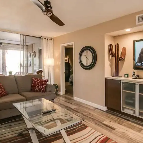 Cozy 2-Bdrm Condo in Heart of Old Town Scottsdale, hotel Scottsdale-ben
