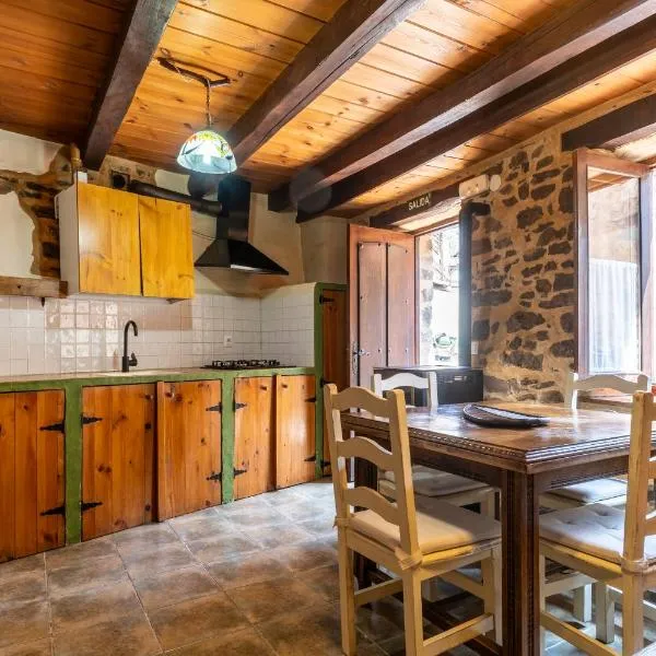 Casa de turismo rural Sardom3, hotel v destinácii Bembibre