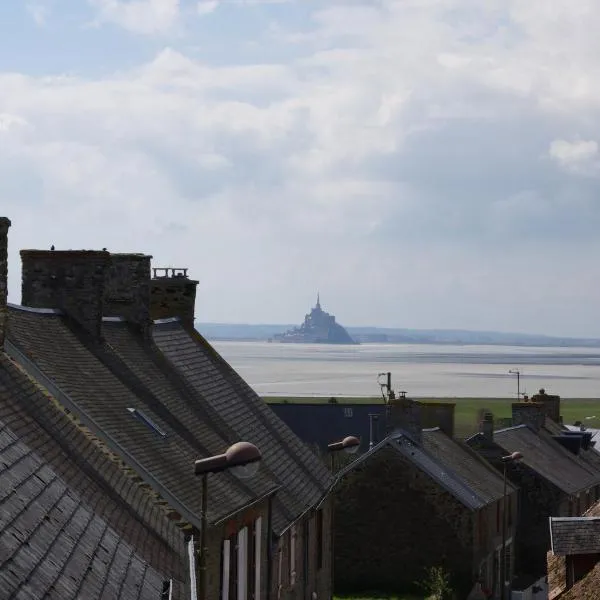 Cosy ferme de village en baie du Mont Saint Michel, hotel v destinaci Vains