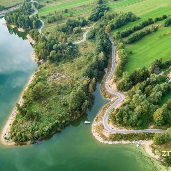 Chata Nad Jeziorem Czorsztyńskim Jaquzzi zewnętrzne Linia brzegowa Kameralne miejsce bez sąsiadów, Hotel in Maniowy