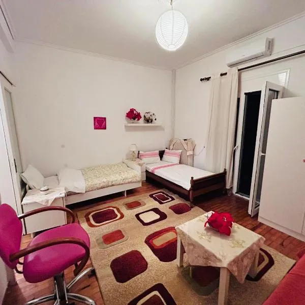 Ourania's Guest Apartment, hotel di Anatolí