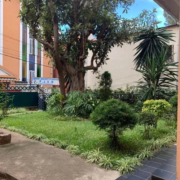 Au coeur de Tana, vue sur le Palais de la Reine, en securité，位于塔那那利佛的酒店