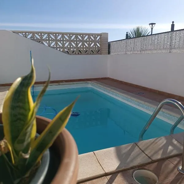 MOANA SURF HOUSE, hotel v destinaci Corralejo
