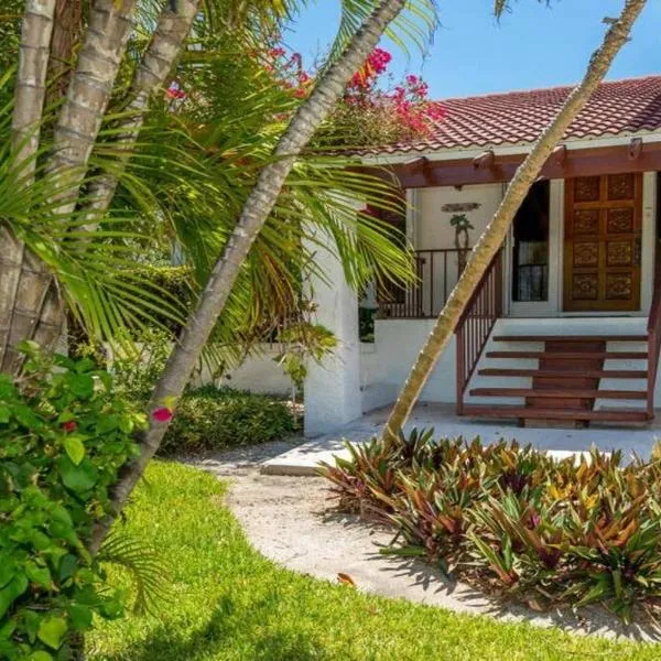 Beach, 70ft Dock, Entire Home, VACA-23-16, hotel u gradu Maraton