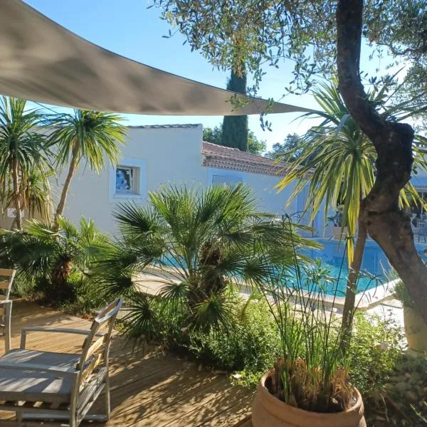 Le Clos Olives, hotel di Comps