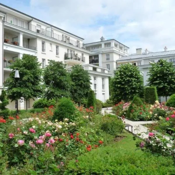 Le Royal Condo, 13 P, WIFI & Parking à Disneyland – hotel w mieście Chessy