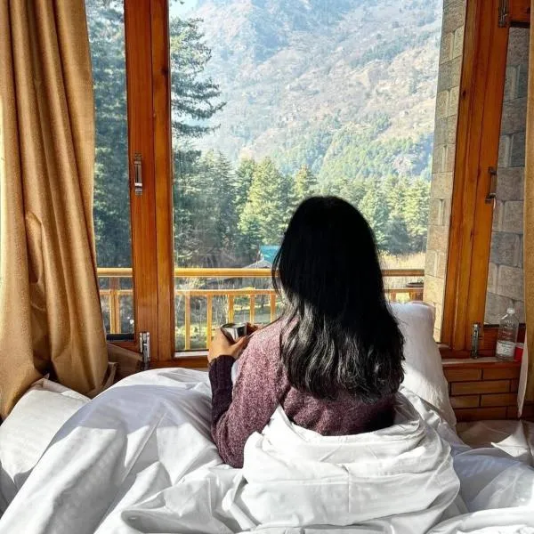 SOMVAN COTTAGE ,Away from city hustle, hotel in Manāli