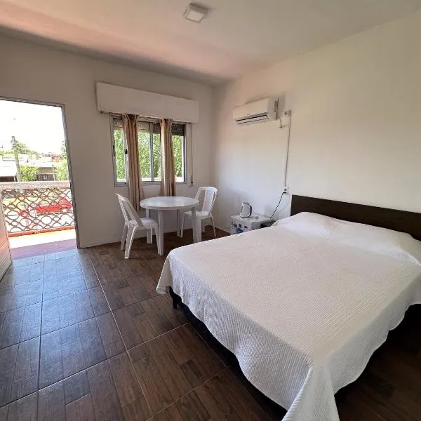 Departamentos LT1, hotel in Las Toscas