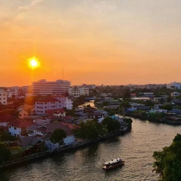 NORN Rimkhlong Bangkok นอนริมคลอง，Bangkok Noi的飯店