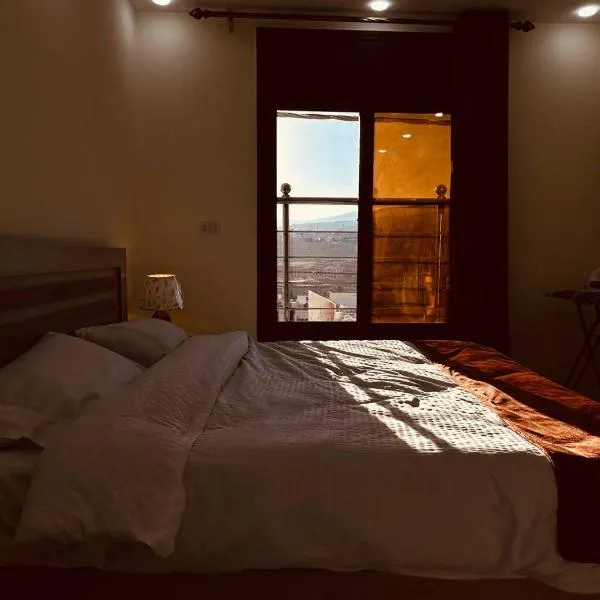 Dream Hotel jerash – hotel w mieście Dżarasz