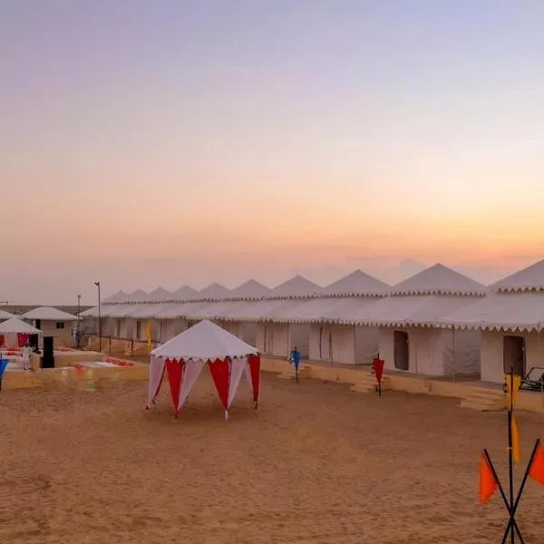 Best Desert Camp In Jaisalmer Red Velvet, hotel di Jaisalmer