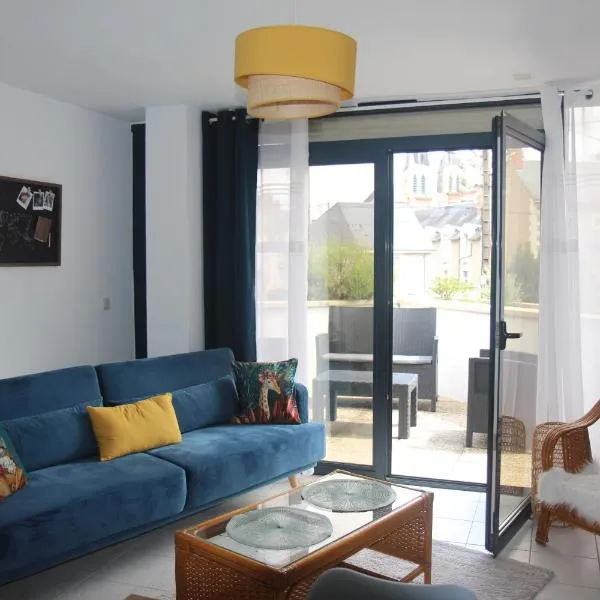 Apptt rénové bien situé parking terrasse vélos, hôtel à Blois