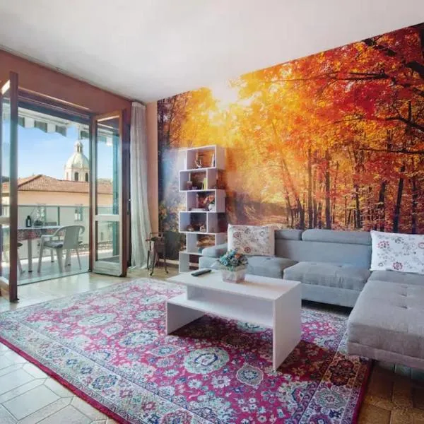 Appartamento House of Roses con vista Duomo, hotel v destinaci Como