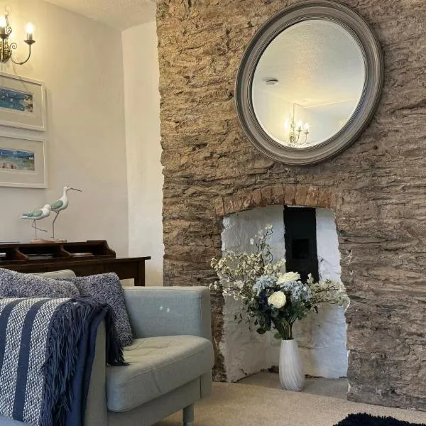 Bosun's Call Central Dartmouth - 2 Bed homely Apartment Self Check In - Pet Friendly Fast WiFi & Workspace - Perfect location in the middle of the old town tucked away nice and quiet - rated 10 out of 10 for location, hotel i Dartmouth