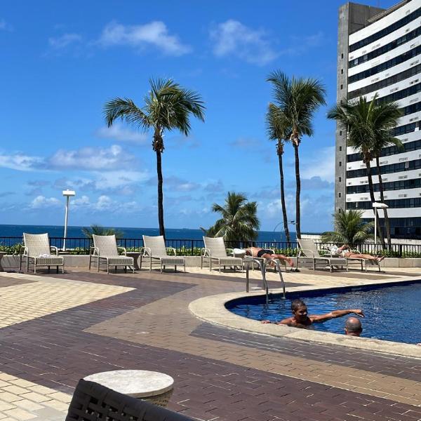 Apartamento beira mar localizado no Ondina Apart