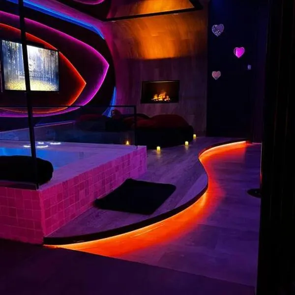 Les Secrets Rooms/Love Room, hotel in Rivesaltes