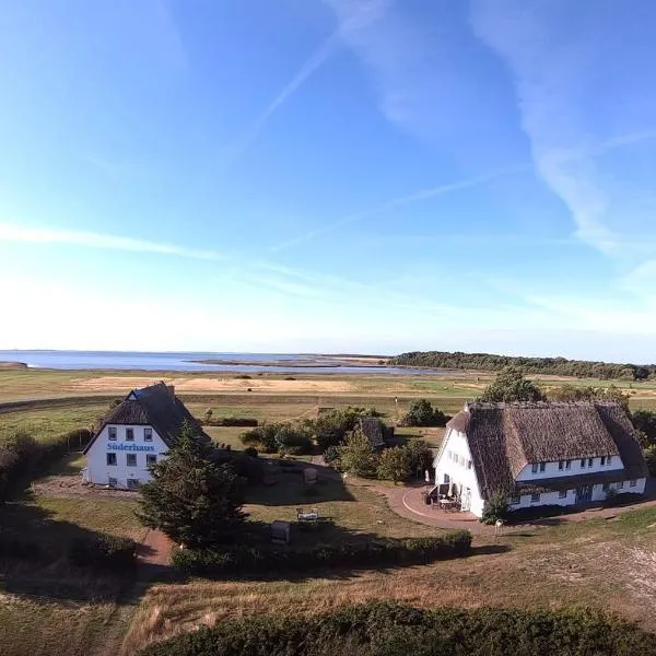 Süderhaus Hiddensee App 13, hotel in Neuendorf