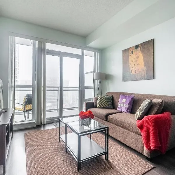 Modern Dunfield Ave Condos by GLOBALSTAY、トロントのホテル