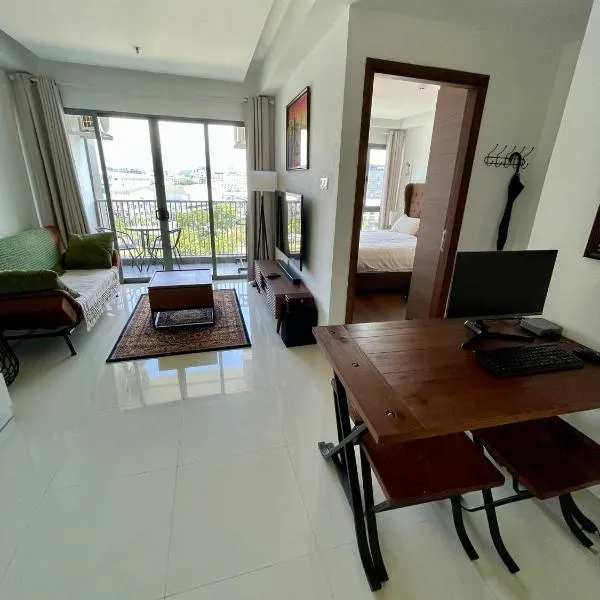 Luxury Apartment, Harbour Bay Residences, hotel in Jodoh