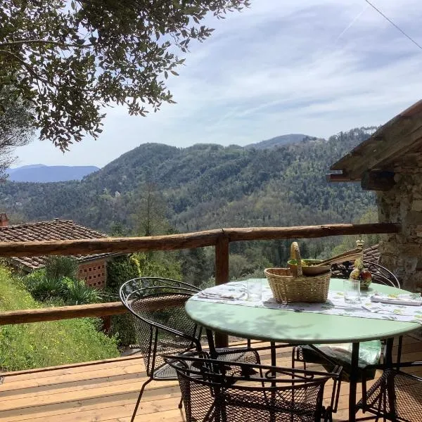 Fibbialla में, होटल Casa rurale Colleccio - Oak Hills Modern Tuscany house in a Sustainable 1200s Hamlet - Treehouse terrace