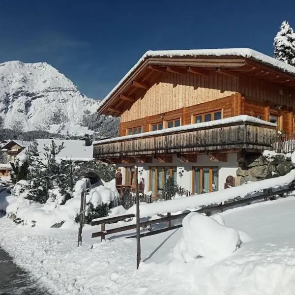 Chalet GAIA im Bergdorf Berwang, hotel in Berwang