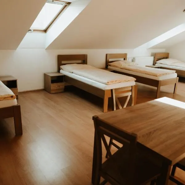 Penzión Enbra, hotel v destinaci Orlov