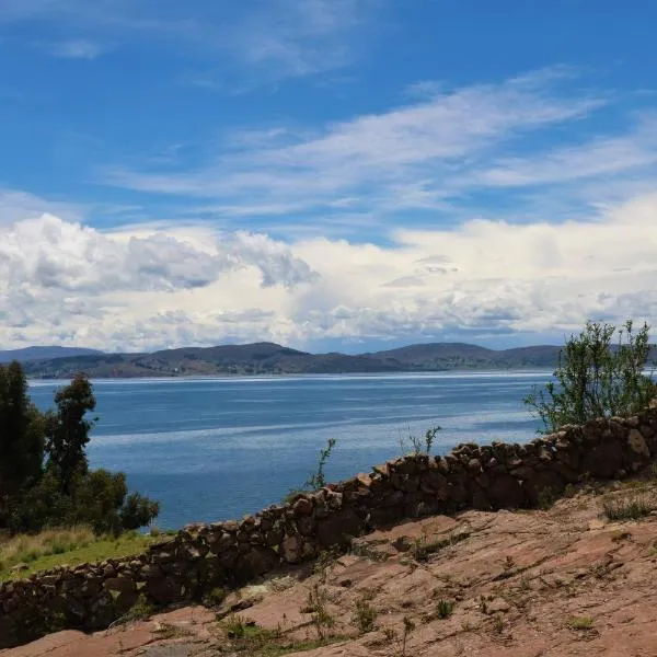 BLUE SKY Lodge Taquile, hotel en Tililaca