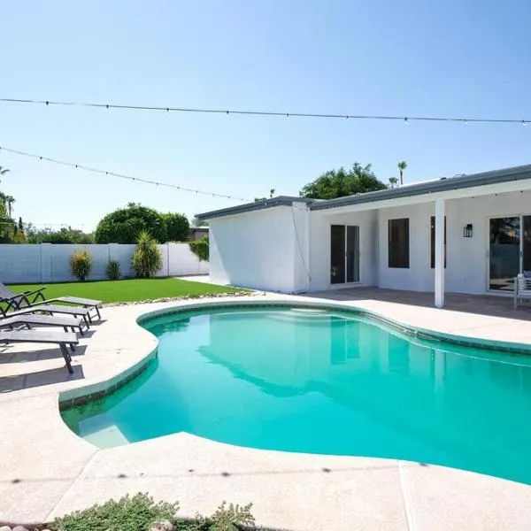 Villa Mykonos~Scottsdale Getaway, hotel in Scottsdale