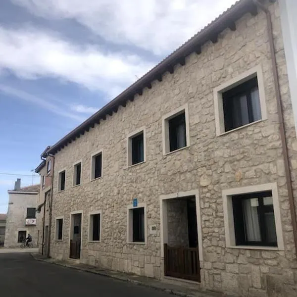 15 VENCEJOS, hotel in Montemayor de Pililla