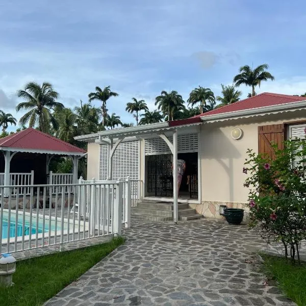 Kaz Raphitou, hotel in Bouillante