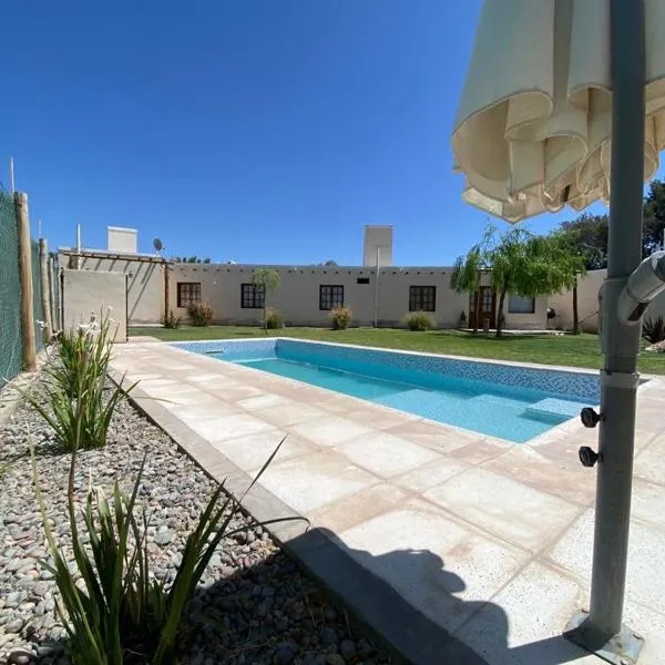 EL TOPON cabañas, hotel a Albardón