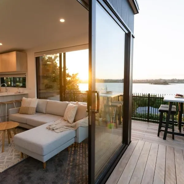 Harbour Haven - A Sunset Oasis! - By KOSH BNB, hotel v destinaci Tauranga
