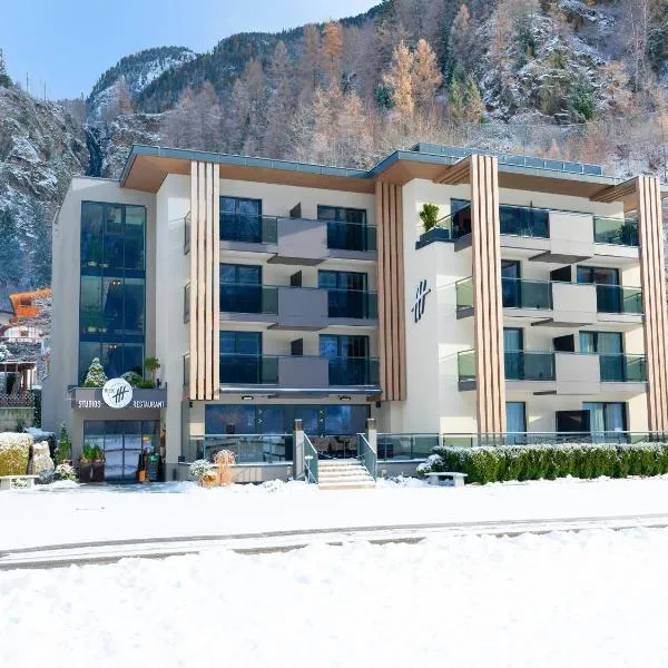 VIER Studios & Restaurant, ξενοδοχείο στο Λάνγκενφελντ