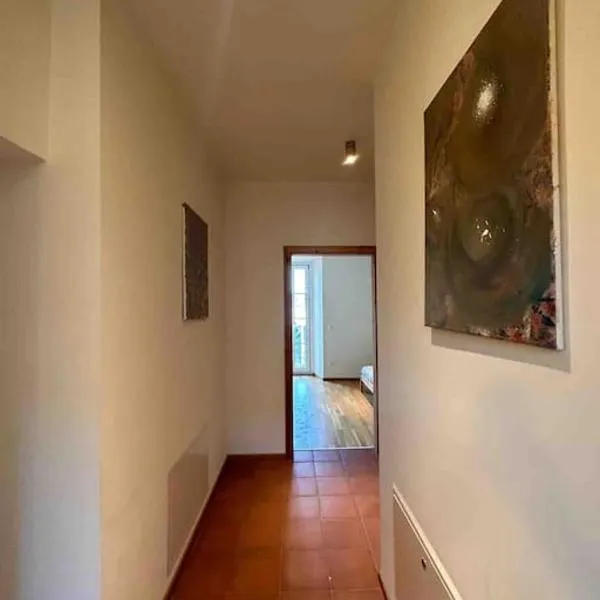 멘드리지오에 위치한 호텔 Rancate charme apartment