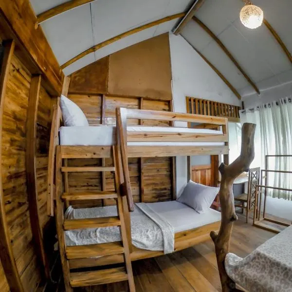 LAMIACEAE WOOD CABIN, hotel v destinaci Ella
