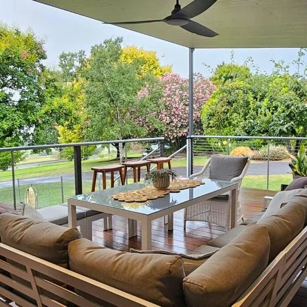 Perfect Country Home, hotel in Tawonga