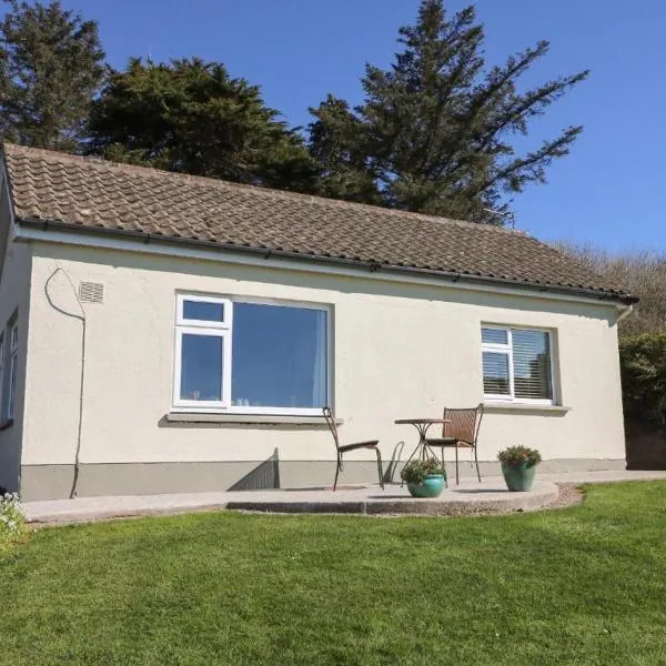 Summerfield Lodge Garden Cottage, hotel v destinaci Youghal