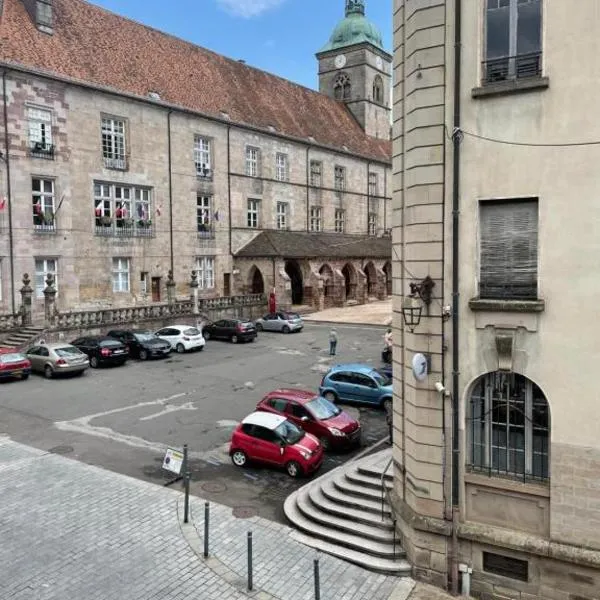 F2 Centre Historique Saint Colomban, hotel v destinácii Luxeuil-les-Bains