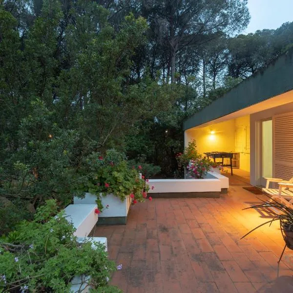 Villa Margherita Sardegna 250 m dalla spiaggia, hotel in Forte Village